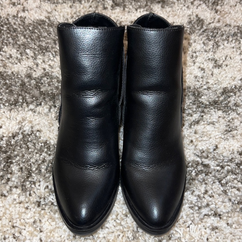 Apt.9 ankle boots bought from Kohl’s • Size 9 • Color: Black